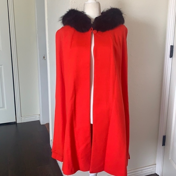 Claralura Original California Jackets & Blazers - Vintage cape Claralura Original California vintage red & fur collared split side